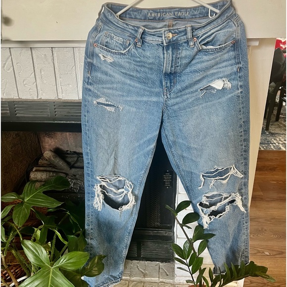 American Eagle Outfitters Jeans American Eagle High Rise Mom Jeans